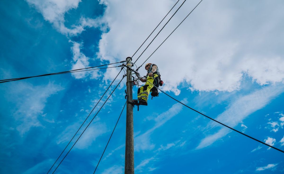 Nkom har nylig signert kontrakt med leverandørene Egde og Norkart for utvikling av Ekomportalen, et kartbasert nettsted med nyttig informasjon som tilrettelegger for økt utbygging av høyhastighetsbredbånd, i henhold til bredbåndsutbyggingsloven. Formålet er å etablere en offentlig sentral nettbasert informasjonstjeneste med informasjon om passiv infrastruktur som er egnet for fremføring av bredbånd i valgt område. Foto: Gunstein Myre/Nkom - illustrasjonsfoto