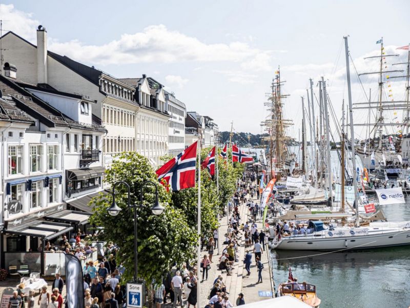 Pollen i solskinn under Arendalsuka