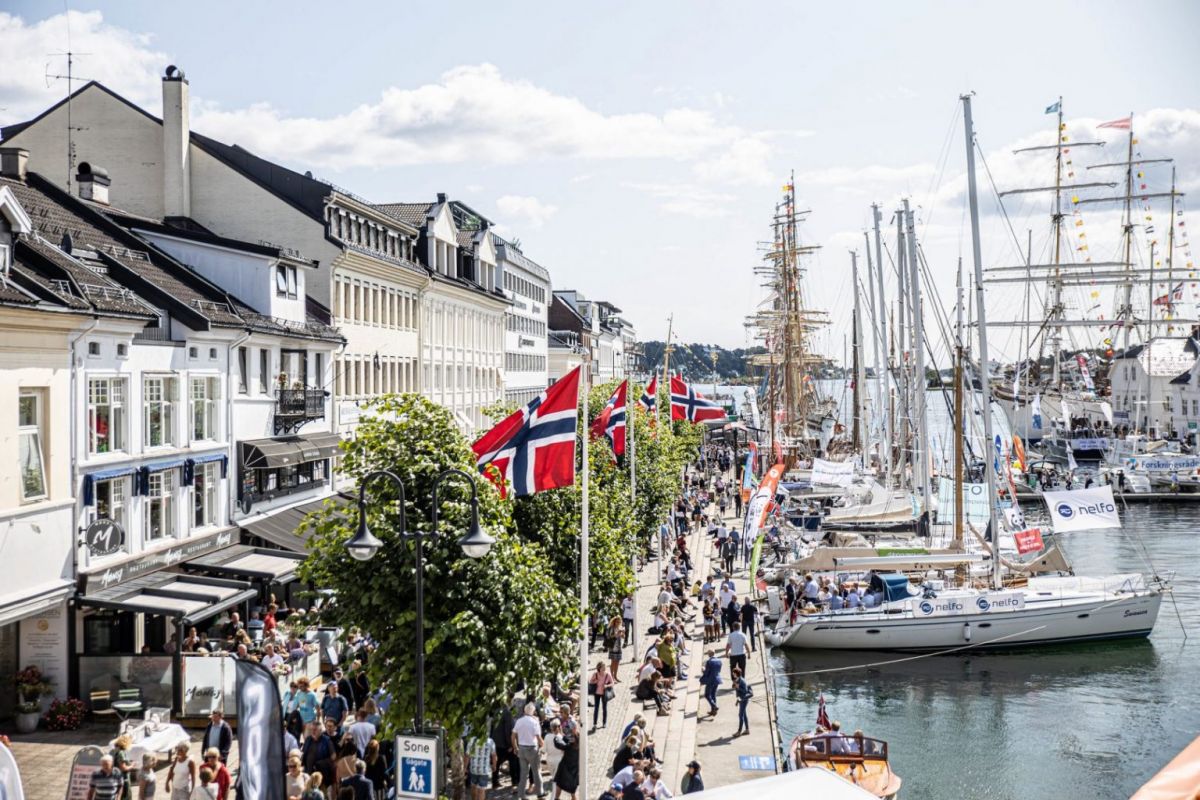 Pollen i solskinn under Arendalsuka
