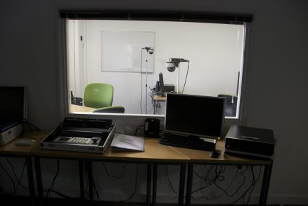 Testlab med enveisspeil og kameraer